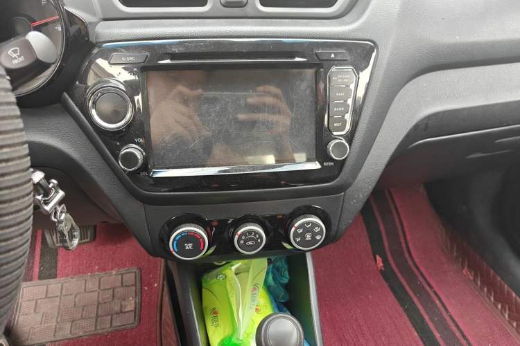 Used Kia K2 2015 Sedan 1.4L Automatic GLS Audio And AC Panel