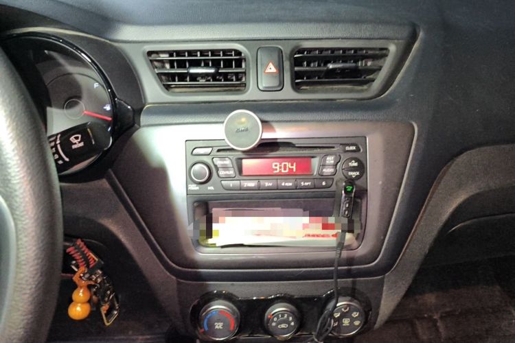 Used Kia K2 2015 Sedan 1.4L Automatic GLS Audio And AC Panel