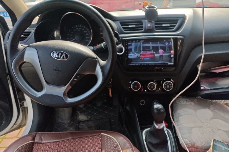 Used Kia K2 2015 Hatchback 1.4L MT GLS Center Console