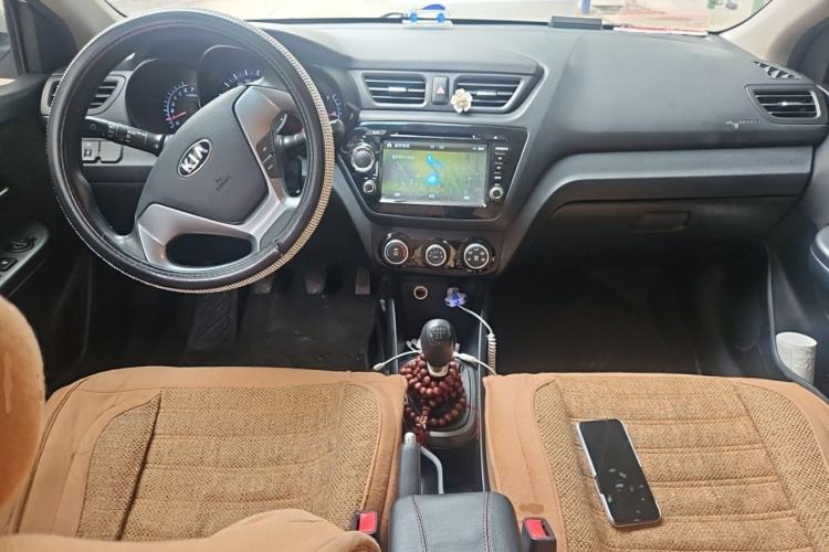 Used Kia K2 2015 Hatchback 1.4L MT GLS Center Console