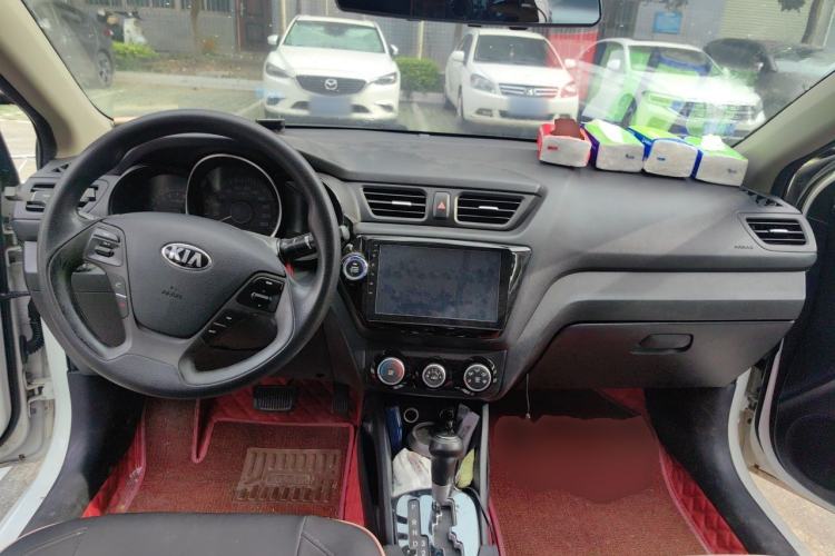 Used Kia K2 2015 Sedan 1.4L Automatic GLS Center Console