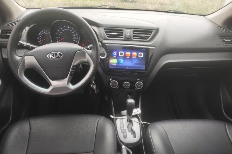 Used Kia K2 2015 Sedan 1.4L Automatic GLS Center Console