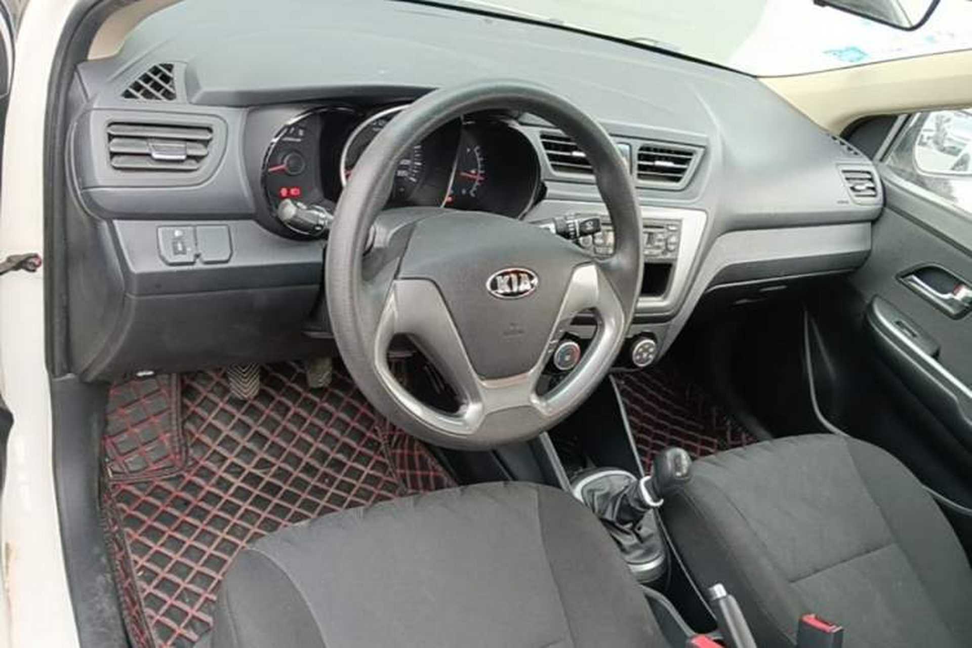 Used Kia K2 2015 Sedan 1.4L MT GLS Center Console