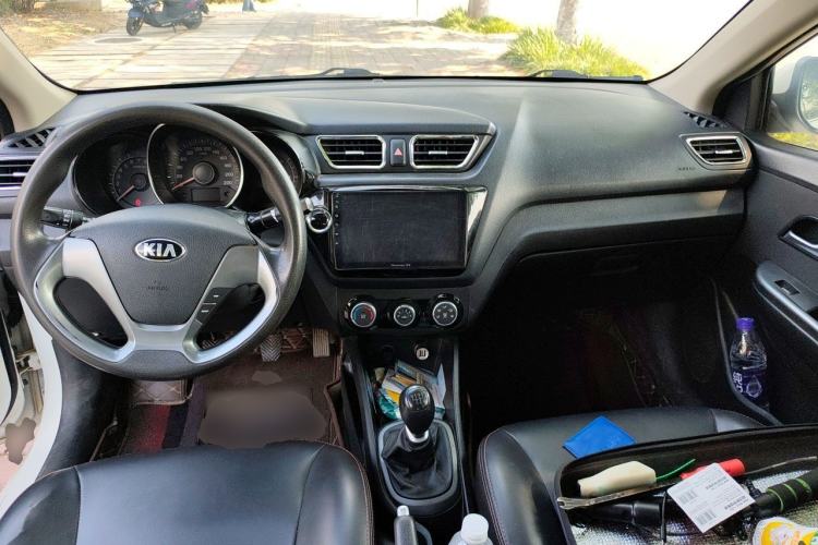 Used Kia K2 2015 Sedan 1.4L MT GLS Center Console
