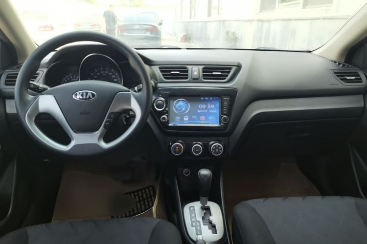 Used Kia K2 2015 Sedan 1.4L Automatic GLS Center Console
