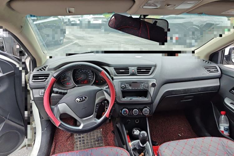 Used Kia K2 2015 Sedan 1.4L MT GLS Center Console