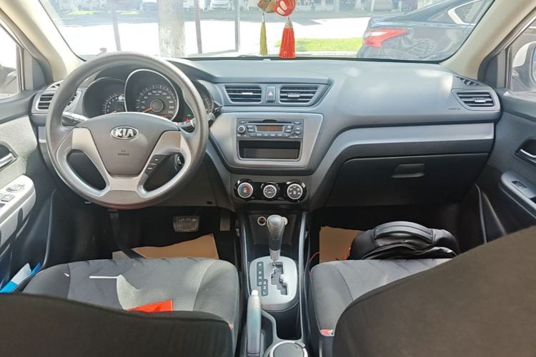 Used Kia K2 2015 Sedan 1.4L Automatic GLS Center Console
