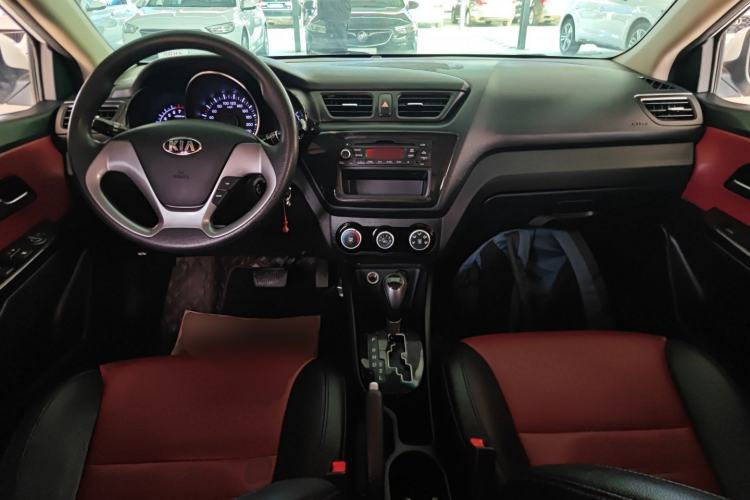 Used Kia K2 2015 Hatchback 1.4L AT GLS Cool Edition Center Console