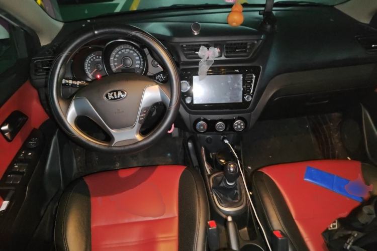 Used Kia K2 2015 Hatchback 1.4L MT GLS Cool Edition Center Console
