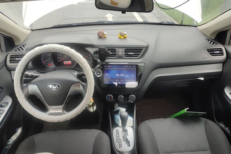 Used Kia K2 2015 Sedan 1.4L Automatic GLS Center Console