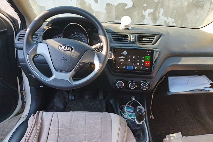 Used Kia K2 2015 Sedan 1.4L MT GLS Center Console