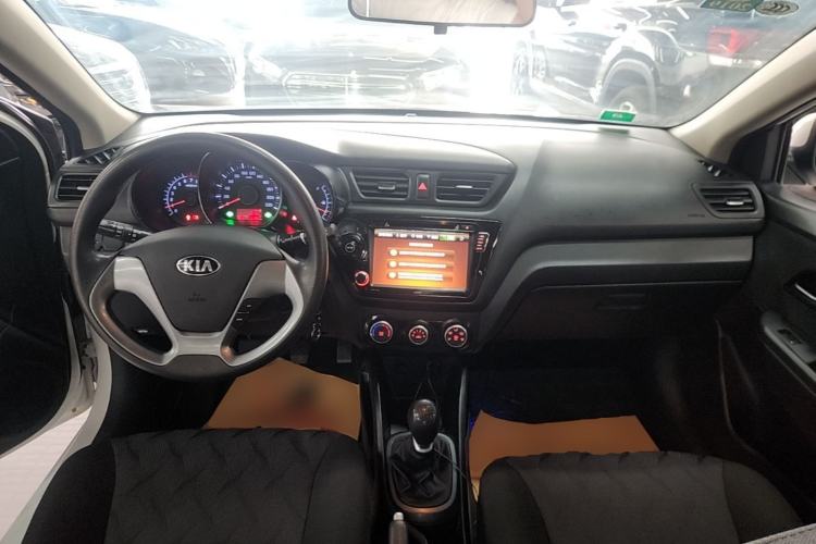 Used Kia K2 2015 Sedan 1.4L MT GLS Center Console