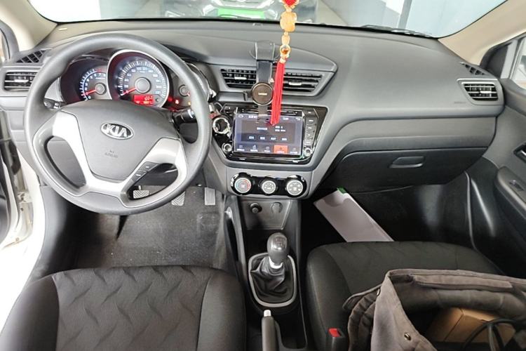 Used Kia K2 2015 Sedan 1.4L MT GLS Center Console