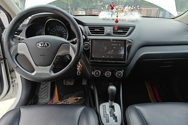 Used Kia K2 2015 Sedan 1.4L Automatic GLS Center Console