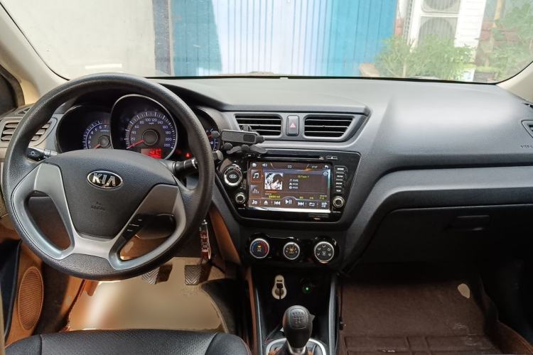 Used Kia K2 2015 Sedan 1.4L MT GLS Center Console
