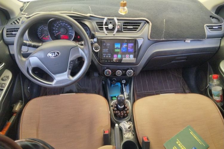 Used Kia K2 2015 Sedan 1.4L MT GLS Center Console