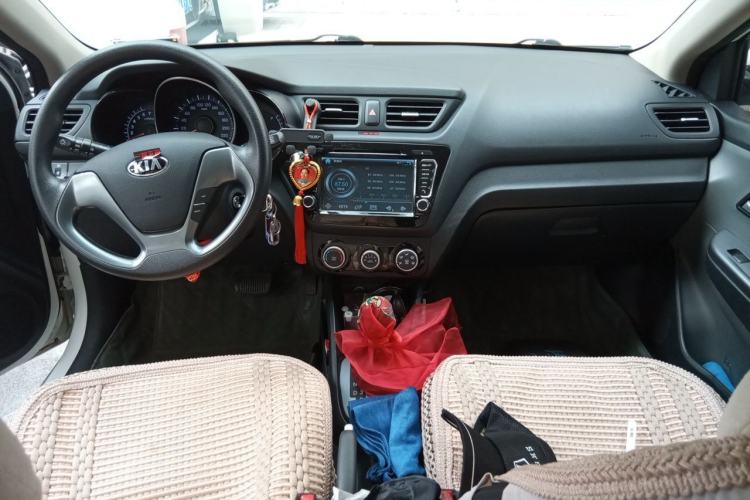 Used Kia K2 2015 Sedan 1.4L Automatic GLS Center Console