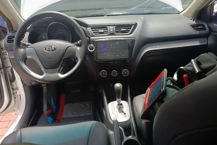 Used Kia K2 2015 Sedan 1.4L Automatic GLS Center Console