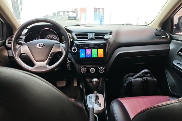 Used Kia K2 2015 Sedan 1.4L Automatic GLS Center Console