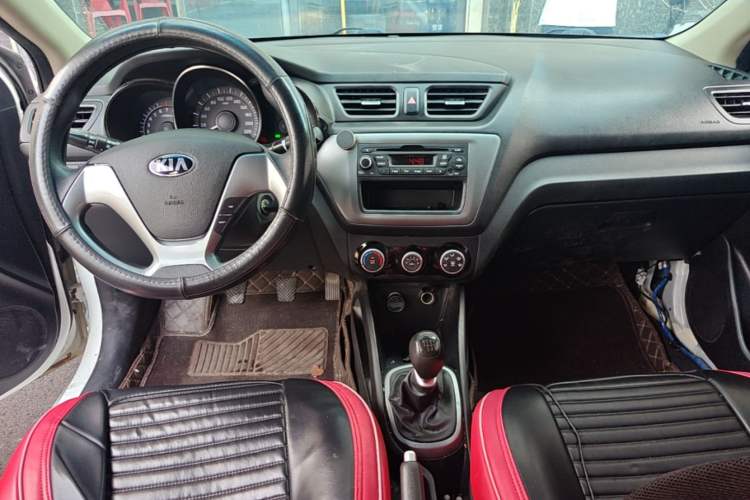 Used Kia K2 2015 Sedan 1.4L MT GLS Center Console
