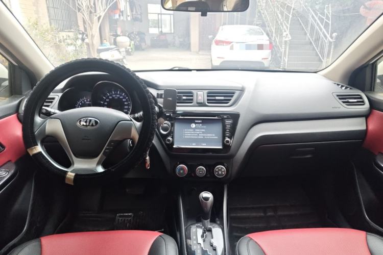 Used Kia K2 2015 Hatchback 1.4L AT GLS Cool Edition Center Console