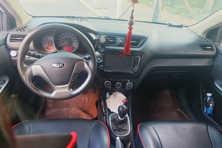 Used Kia K2 2015 Sedan 1.4L MT GLS Center Console