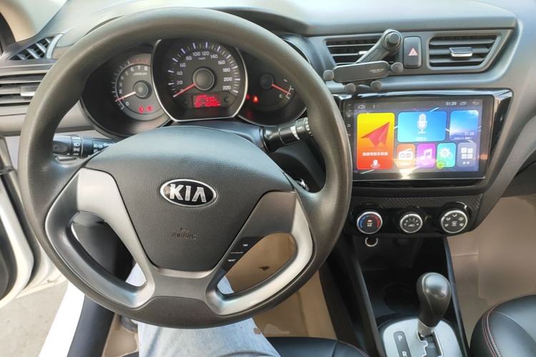 Used Kia K2 2015 Sedan 1.4L Automatic GLS Center Console