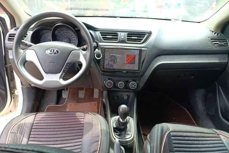 Used Kia K2 2015 Sedan 1.4L MT GLS Center Console