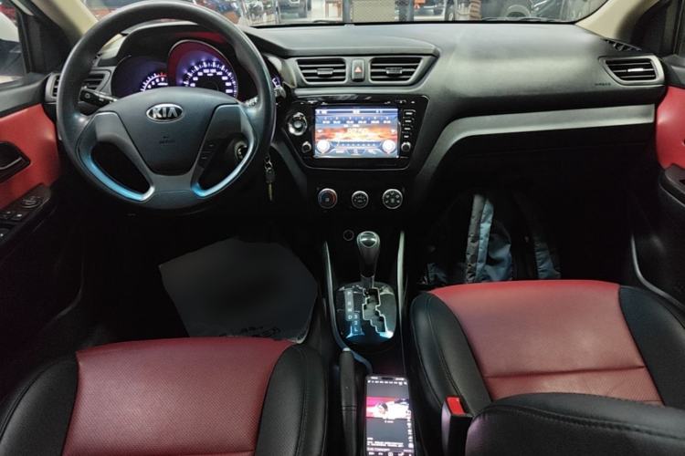 Used Kia K2 2015 Hatchback 1.4L AT GLS Cool Edition Center Console