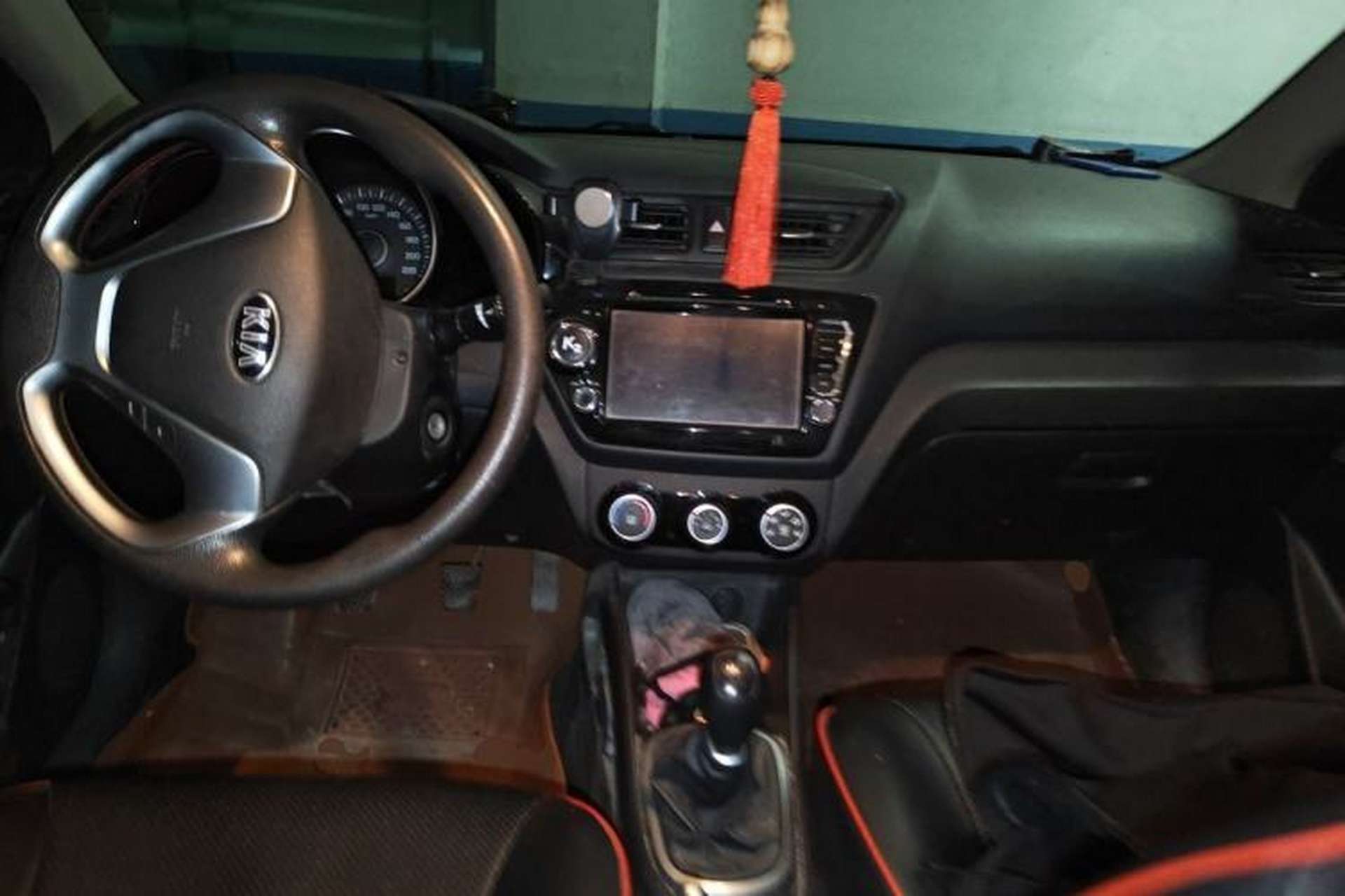 Used Kia K2 2015 Sedan 1.4L MT GLS Center Console