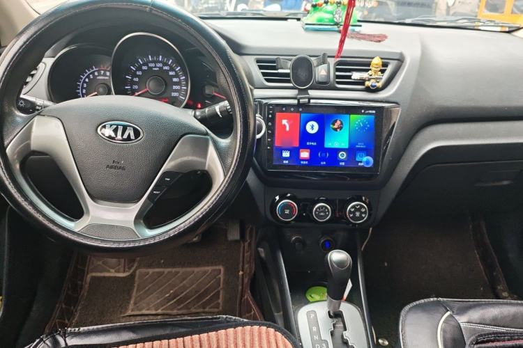 Used Kia K2 2015 Sedan 1.4L Automatic GLS Center Console