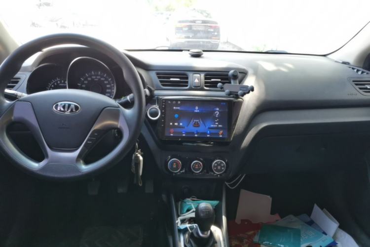 Used Kia K2 2015 Sedan 1.4L MT GLS Center Console