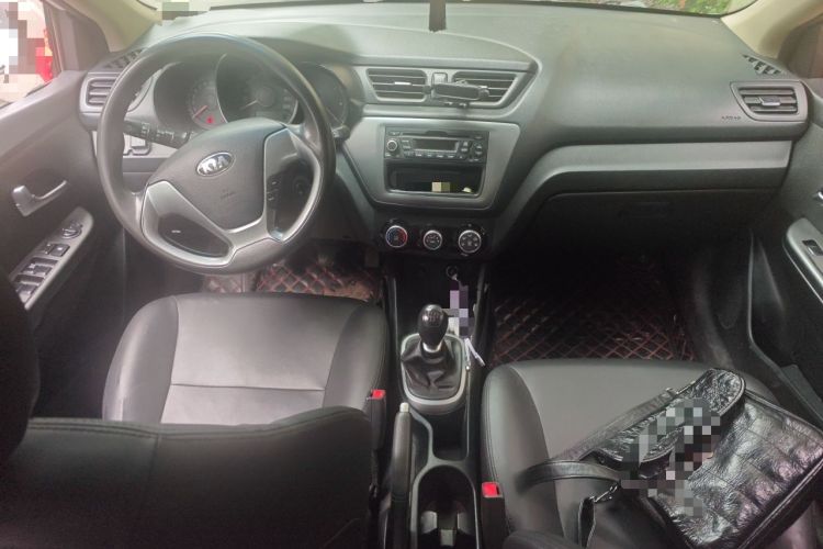 Used Kia K2 2015 Sedan 1.4L MT GLS Center Console