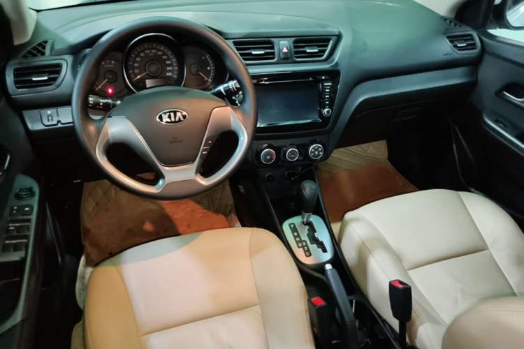 Used Kia K2 2015 Sedan 1.4L Automatic GLS Center Console