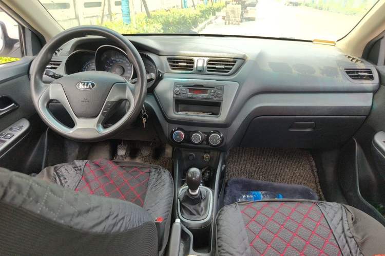 Used Kia K2 2015 Sedan 1.4L MT GLS Center Console