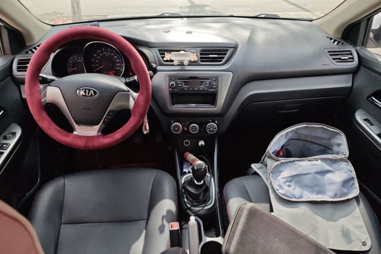 Used Kia K2 2015 Sedan 1.4L MT GLS Center Console