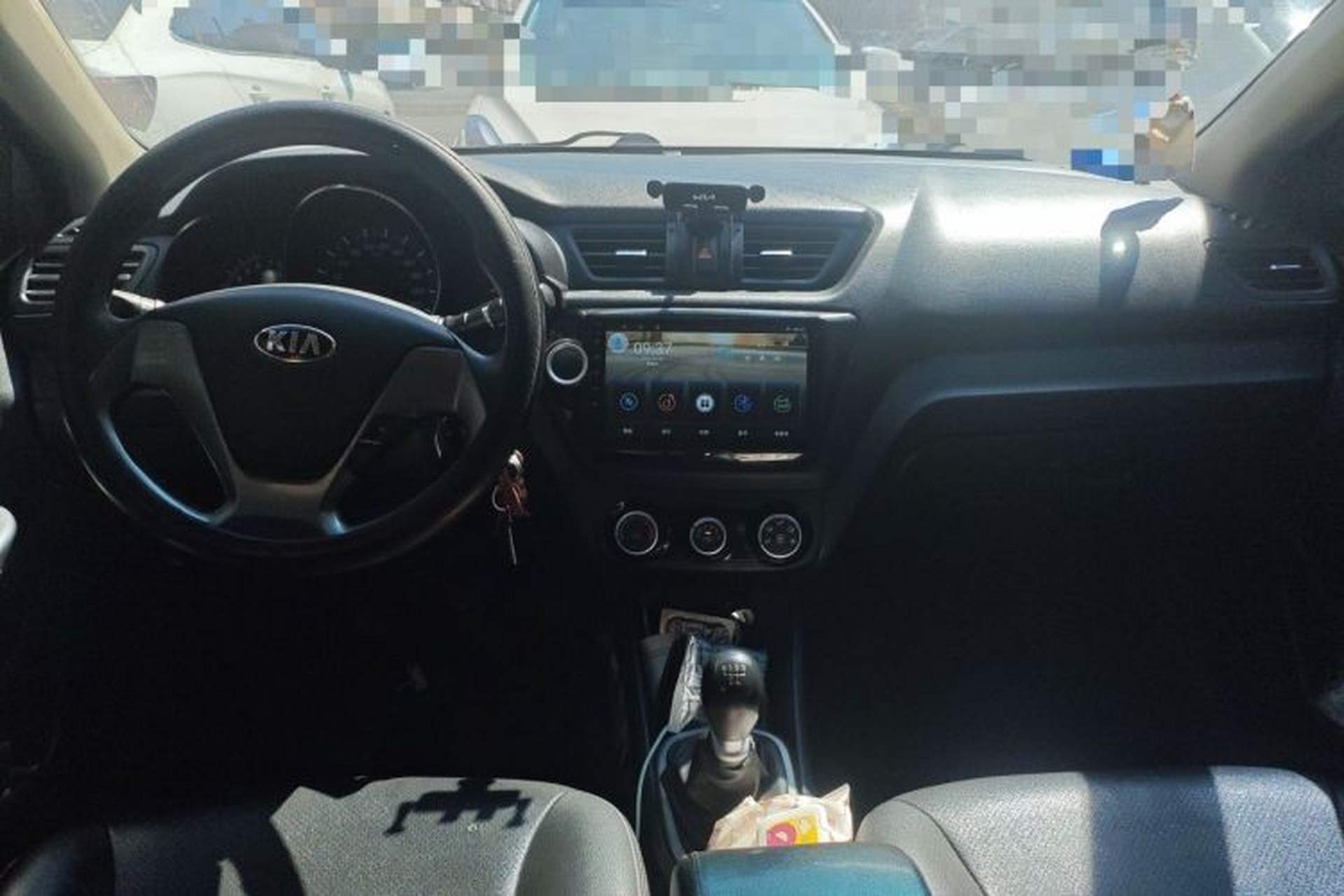 Used Kia K2 2015 Sedan 1.4L MT GLS Center Console