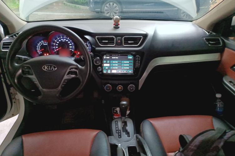 Used Kia K2 2015 Sedan 1.4L Automatic GLS Center Console