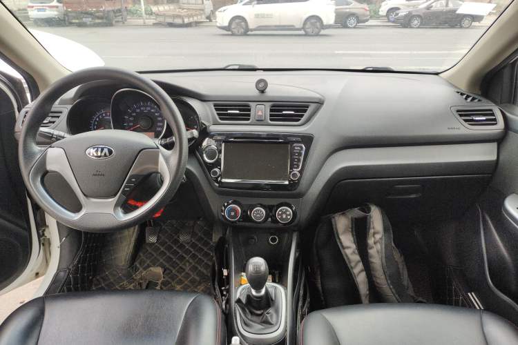 Used Kia K2 2015 Sedan 1.4L MT GLS Center Console