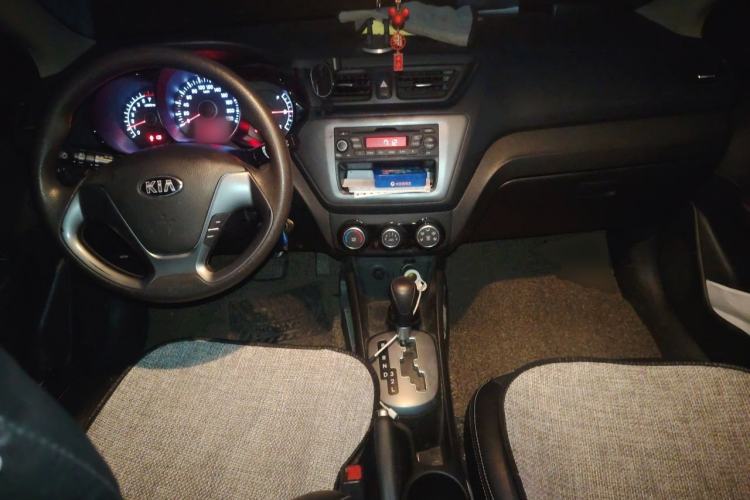 Used Kia K2 2015 Sedan 1.4L Automatic GLS Center Console