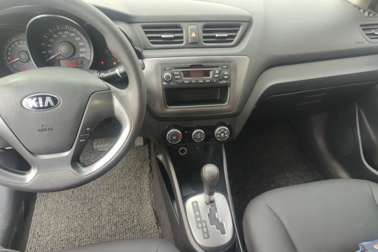 Used Kia K2 2015 Sedan 1.4L Automatic GLS Center Console