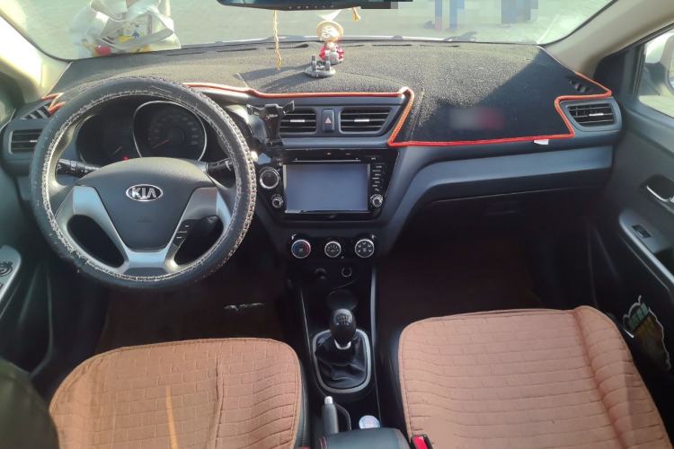Used Kia K2 2015 Sedan 1.4L MT GLS Center Console