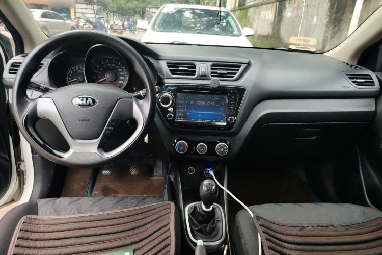 Used Kia K2 2015 Sedan 1.4L MT GLS Center Console