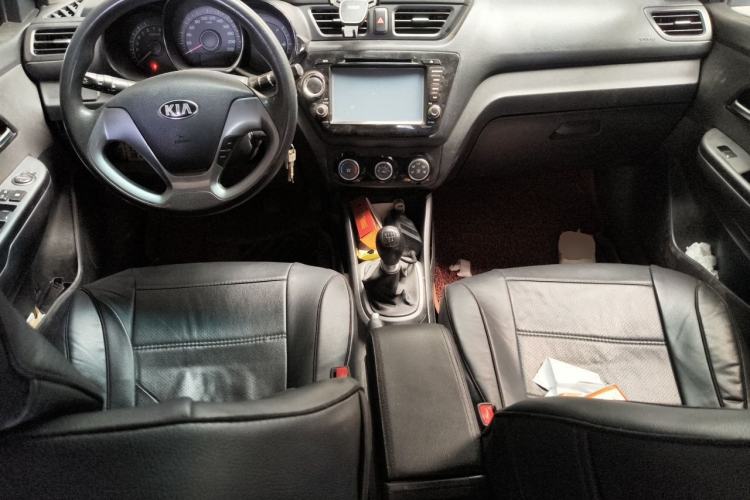 Used Kia K2 2015 Sedan 1.4L MT GLS Center Console