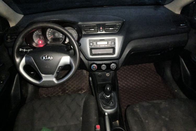 Used Kia K2 2015 Sedan 1.4L MT GLS Center Console