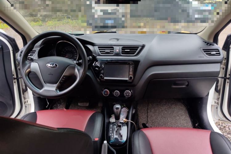 Used Kia K2 2015 Hatchback 1.4L AT GLS Cool Edition Center Console