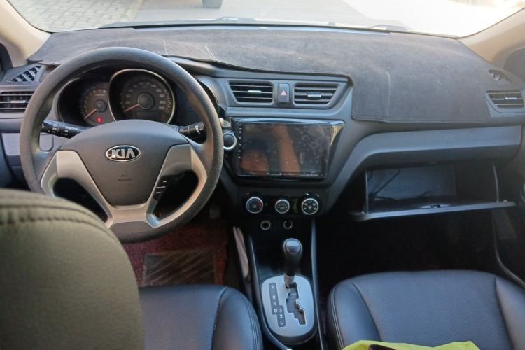 Used Kia K2 2015 Sedan 1.4L Automatic GLS Center Console