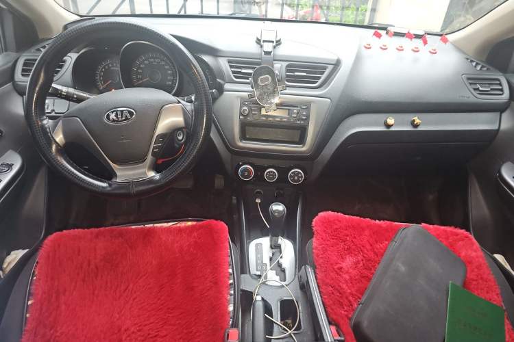 Used Kia K2 2015 Sedan 1.4L Automatic GLS Center Console
