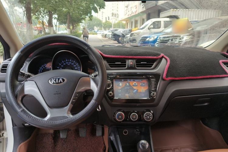 Used Kia K2 2015 Sedan 1.4L MT GLS Center Console