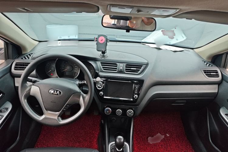 Used Kia K2 2015 Sedan 1.4L MT GLS Center Console
